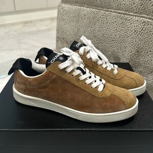 🧡SOLD🧡 CHANEL Sneakers 99.99% Conditions come with dust bag and box